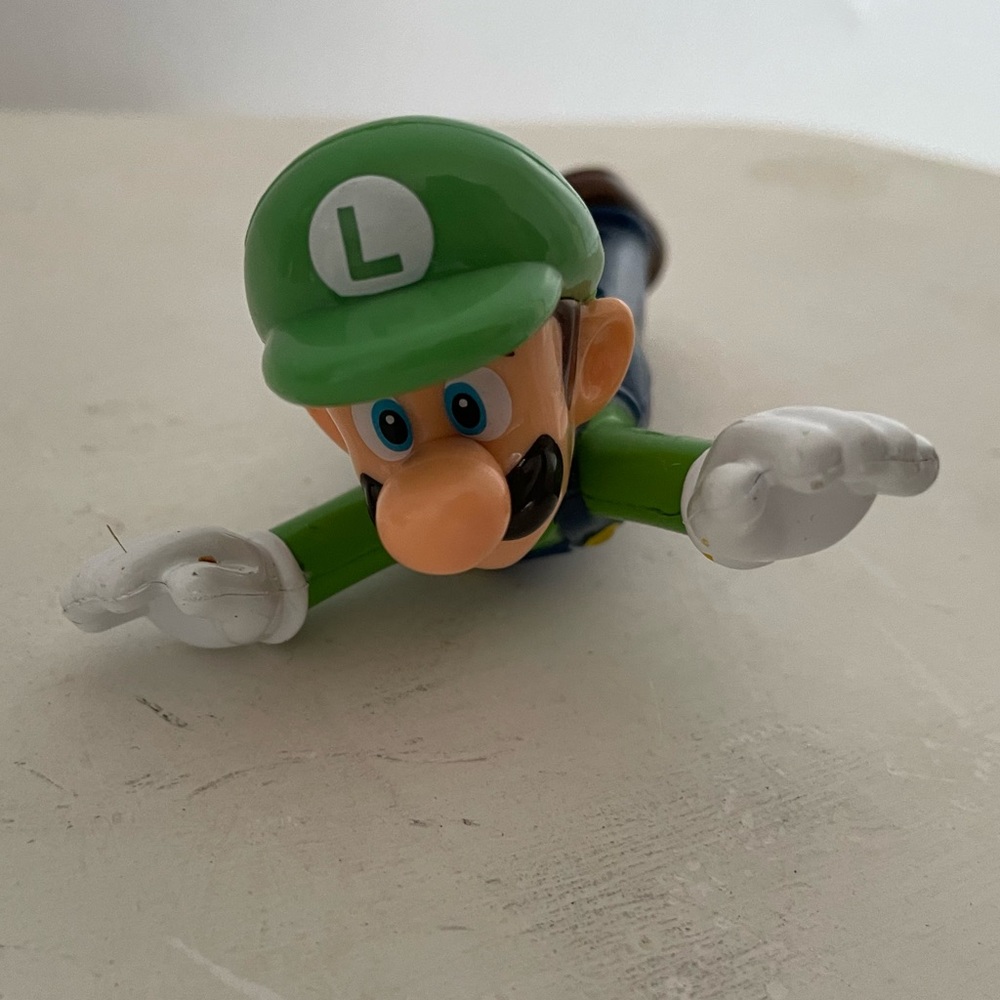 Flying Luigi of Super Mario Brothers McDonalds Nintendo Toy Figure